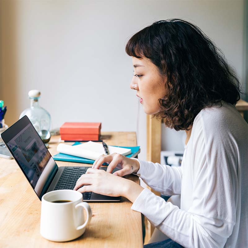 woman-looking-at-laptop